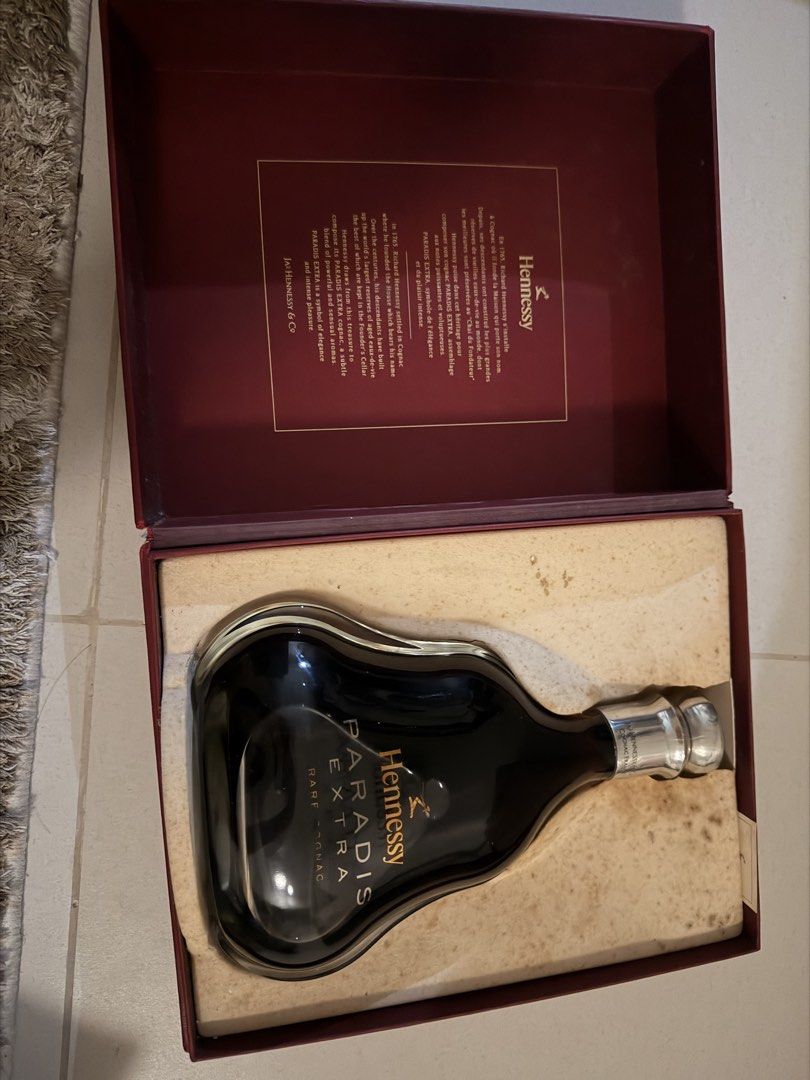 Hennessy Paradis Extra Rare Cognac (Category: Beverages) located in Makati City. Submitted by ella.mee (Listing ID 1455510500, Image 2). Description: - Authentic Hennessy Paradis Extra Rare Cognac - Includes original presentation box - Features a unique bottle shape - Box contains detailed information about the cognac - Ideal for collectors or as a luxurious gift.