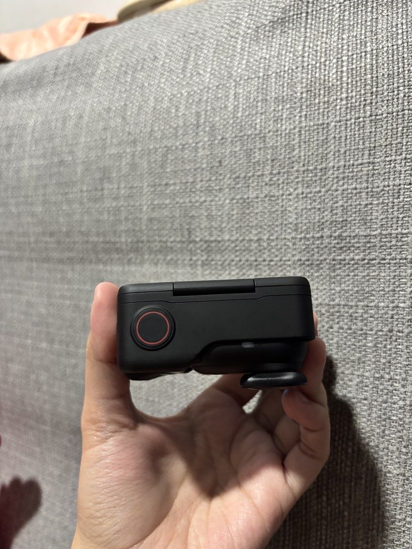Insta 360 Go Ultra (Category: Cameras) located in Navotas City. Submitted by lopezsophia (Listing ID 1455521533, Image 3). Description: Insta 360 Go Ultra Standard Package Complete accesories with box Bought last February 2026 Still on warranty Rfs: Not using it for travels anymore Meetup: SM Grand Central.