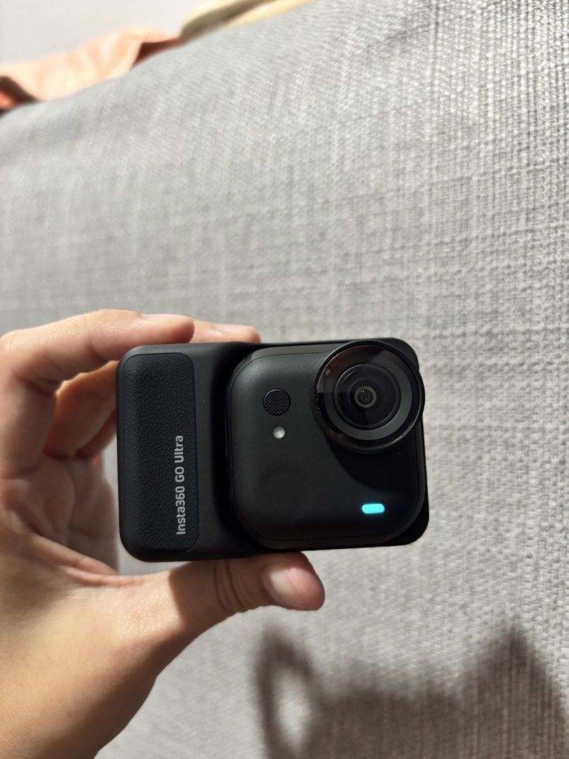 Insta 360 Go Ultra (Category: Cameras) located in Navotas City. Submitted by lopezsophia (Listing ID 1455521533, Image 1). Description: Insta 360 Go Ultra Standard Package Complete accesories with box Bought last February 2026 Still on warranty Rfs: Not using it for travels anymore Meetup: SM Grand Central.