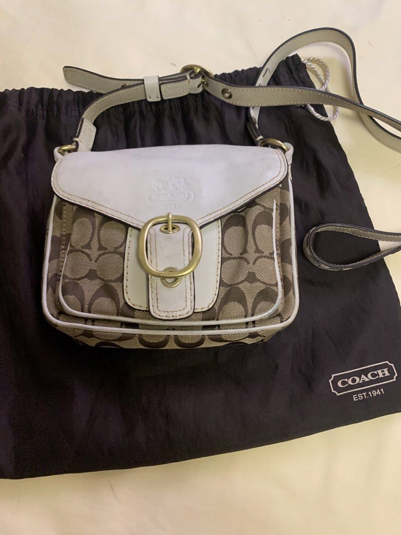 Iriginal Coach bag bought in japan (Category: Cross-body Bags) located in Manila. Submitted by labubu_lovelovelove (Listing ID 1455563387, Image 1). Description: .