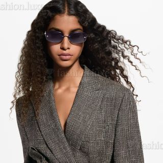 (Category: ) located in . Submitted by fashion.luxe.collection (Listing ID 1455573293, Image 1). Description: .