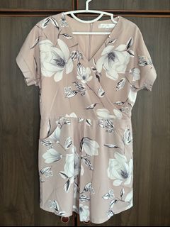 (Category: ) located in . Submitted by clearingmywardrobee (Listing ID 1455578503, Image 1). Description: .