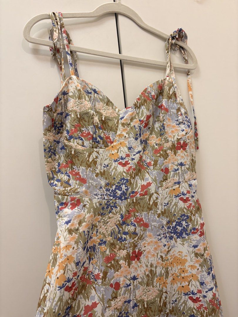 Lovito Floral Print Spaghetti Strap Mini Dress (Category: Dresses) located in Navotas City. Submitted by kfoundthis (Listing ID 1455646464, Image 3). Description: • Size: Medium to Large • Used once • Condition: 10/10 • Can pass as BN, no signs of usage • RFS: Decluttering 📸 Actual photos posted..