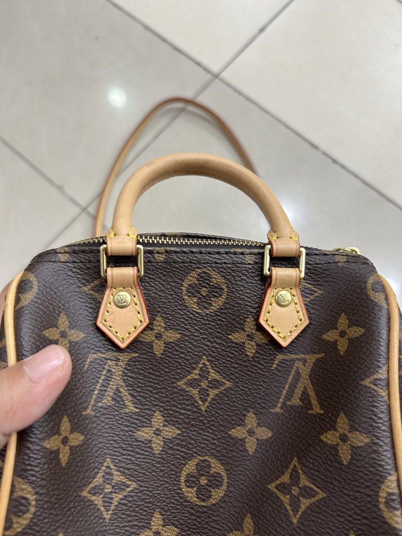 LV nano Speedy (Category: Luxury Bags & Wallets) located in Bacolod City. Submitted by fyceee (Listing ID 1455585626, Image 2). Description: Louis Vuitton Nano Speedy - Good Condition - No Flaws - Price 📩📩📩 𝟭𝘀𝘁 𝘁𝗼 𝗽𝗮𝘆 𝗴𝗲𝘁𝘀 𝘁𝗵𝗲 𝗶𝘁𝗲𝗺 𝗣𝗮𝘆𝗺𝗲𝗻𝘁 Method: Gcash/Go Tyme Bank/BPI🧾 𝗦𝗵𝗶𝗽𝗽𝗶𝗻𝗴: J&T Express | Maxim 𝗟𝗼𝗰𝗮𝘁𝗶𝗼𝗻: Negros Occidental, 6100 📍.