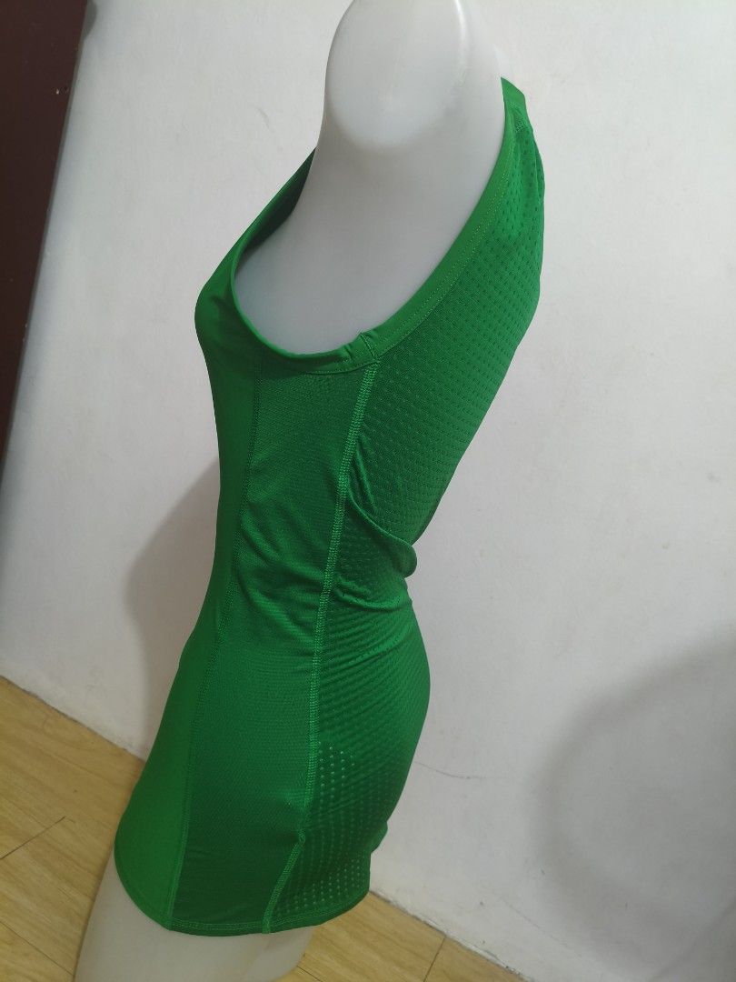 (M) Adidas Techfit Compression Sleeveless Activewear (Category: Activewear) located in Imus. Submitted by umusthave23 (Listing ID 1455557262, Image 3). Description: - Green Adidas sleeveless top - nonpadded - Techfit compression with Climachill technology - Ideal for workouts and sports - Made in the Philippines - Size: Medium - Ready for a new home!.