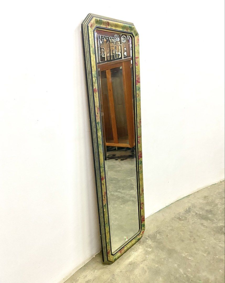 made in italy hanging mirror (Category: Mirrors) located in Santa Rosa. Submitted by annie_annie83 (Listing ID 1455646567, Image 2). Description: .