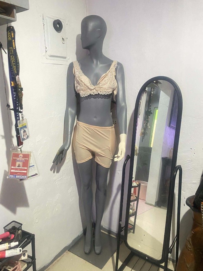 Mannequin Whole Body wit Stand (Category: Looking For) located in Imus. Submitted by loeeechan (Listing ID 1455654391, Image 1). Description: OP: ₱3,800 SP: ₱2,500 FREE SF (₱2,000 +SF, PAY ASAP WITHIN THE DAY ONLY) Flaws: Yung sa Kamay (as seen on photos) Details: - Mabigat - Para sa free sf hanggang Cavite lang - Lalamove only Pero kapag malayo pwede din ipaship sa kahit anong courier upfront payment ibabalik kapag may sukli (estimated fee ₱200-