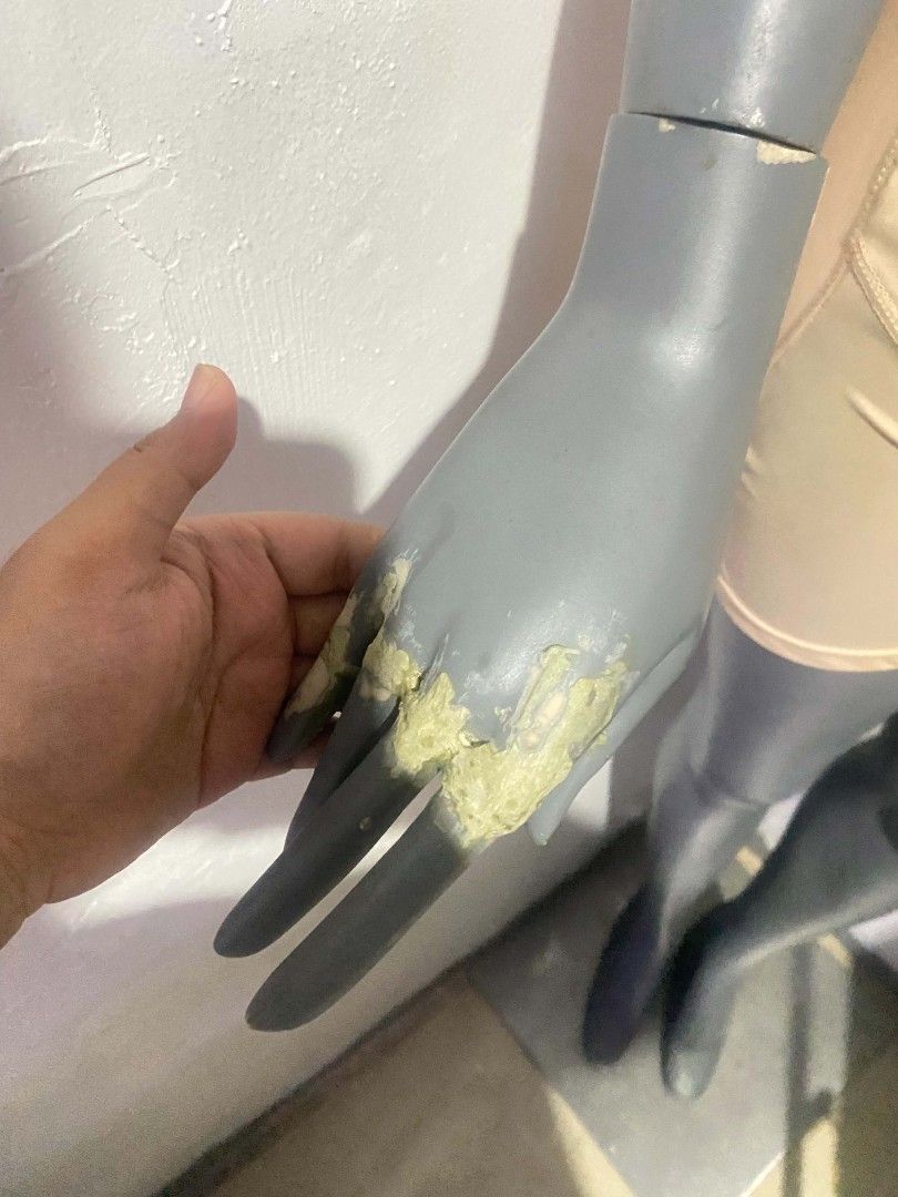 Mannequin Whole Body wit Stand (Category: Looking For) located in Imus. Submitted by loeeechan (Listing ID 1455654391, Image 3). Description: OP: ₱3,800 SP: ₱2,500 FREE SF (₱2,000 +SF, PAY ASAP WITHIN THE DAY ONLY) Flaws: Yung sa Kamay (as seen on photos) Details: - Mabigat - Para sa free sf hanggang Cavite lang - Lalamove only Pero kapag malayo pwede din ipaship sa kahit anong courier upfront payment ibabalik kapag may sukli (estimated fee ₱200-