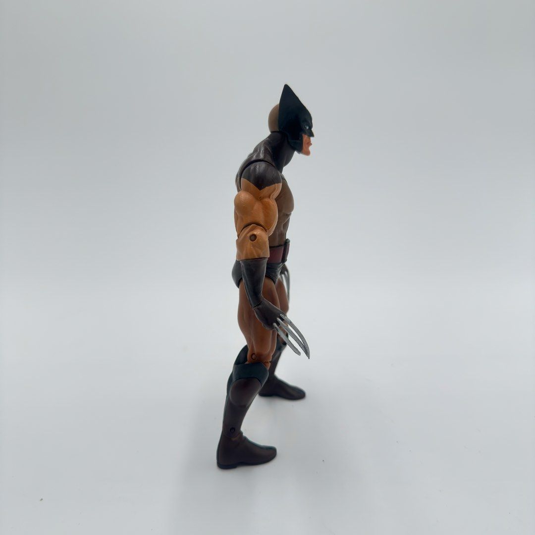 Marvel Legends 2004 - Wolverine (Brown Costume) (Category: Figurines & Statues) located in Manila. Submitted by whitemarket. (Listing ID 1455521147, Image 2). Description: .