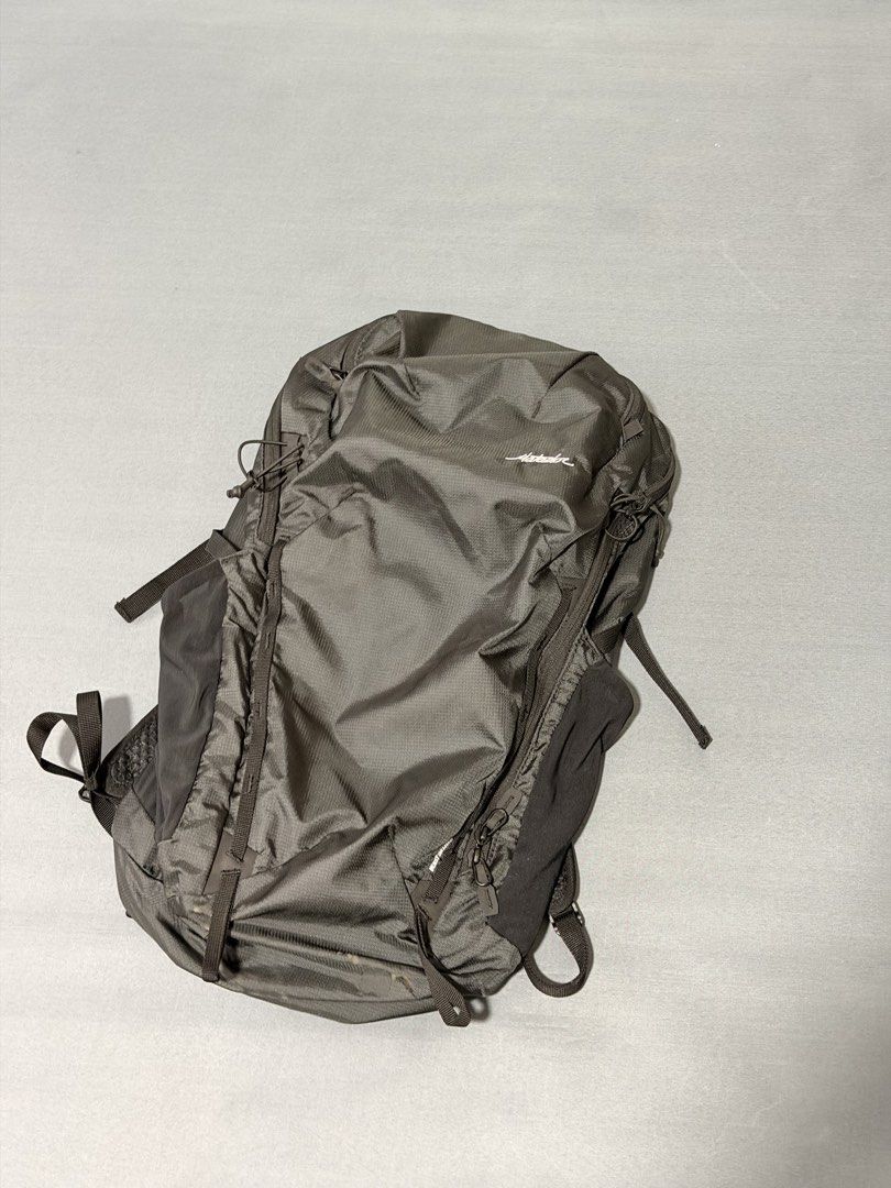 Matador Beast 28 (Category: Backpacks) located in Quezon City. Submitted by allgood_pat (Listing ID 1455528990, Image 1). Description: - Matador Beast 28 - SRP: ₱8,290 - ≈ 600 grams - Packable backpack - Pin hole damage on the stretch mesh - Minor stain marks on fabric due to rusty 4x4 ride - No functional issues.