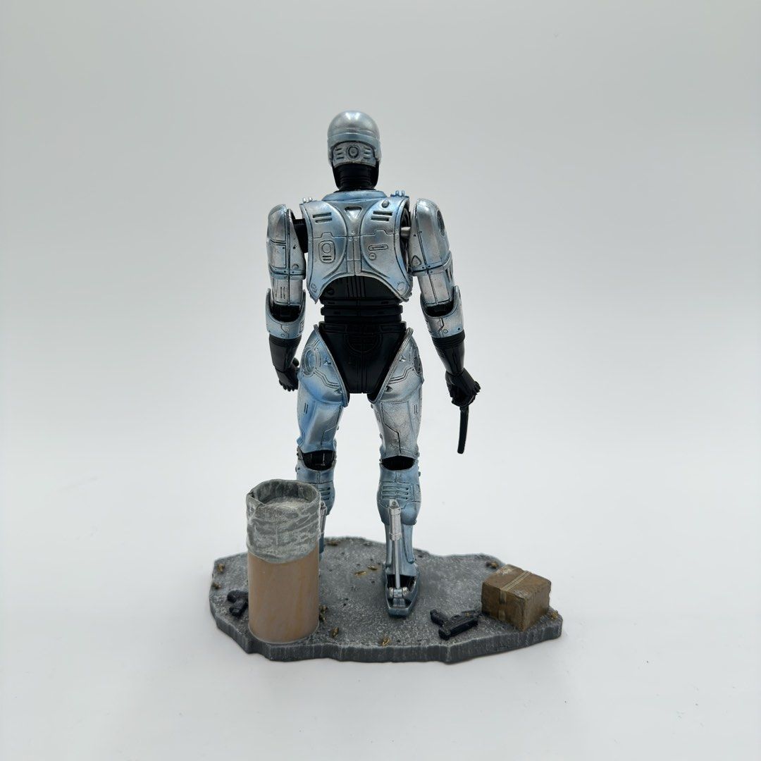 McFarlane Toys 2004 - RoboCop (Category: Figurines & Statues) located in Manila. Submitted by whitemarket. (Listing ID 1455520318, Image 3). Description: .