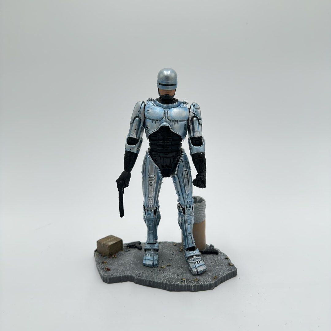 McFarlane Toys 2004 - RoboCop (Category: Figurines & Statues) located in Manila. Submitted by whitemarket. (Listing ID 1455520318, Image 1). Description: .