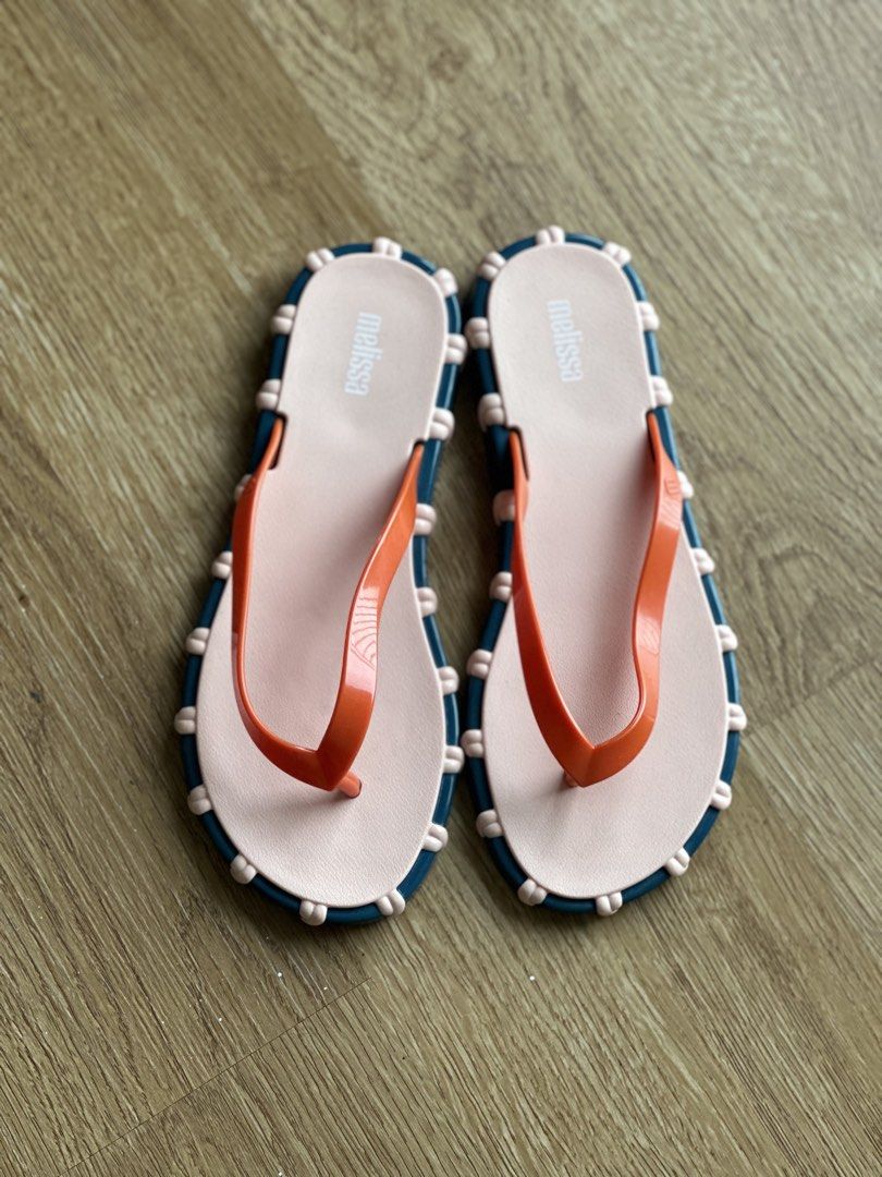 Melissa Ana US Size 6 (Category: Slippers and slides) located in Davao. Submitted by clothesthatsparkjoy_02 (Listing ID 1455532886, Image 3). Description: Like new 10/10 Used once Mop: gcash or bank .