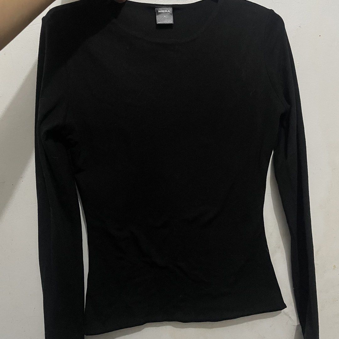 MERA BASIC TOP (Category: Longsleeves) located in Manila. Submitted by chyo.se (Listing ID 1455590398, Image 1). Description: brand new premium onhand gagalangin, tondo manila lalamove, j&t or meet-up gcash (pf) or cash (mu) .