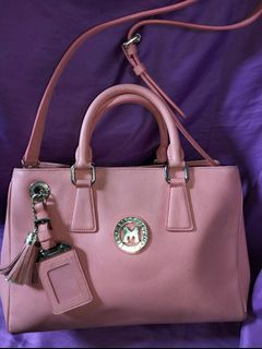 (Category: ) located in . Submitted by girlshopmcollection (Listing ID 1455611295, Image 1). Description: .