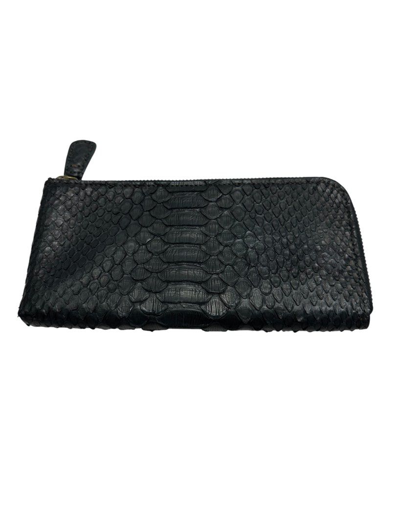 Mettique python wallet （分類：手袋及銀包）位於 Hong Kong。 由 mcmaby 提交（商品編號 1455566506，圖片 3）。簡介： - Brand: Mettique - Material: Genuine Python Leather - Color: Black - Style: Zip-around Wallet - Design: Textured python skin - Gender: Unisex。