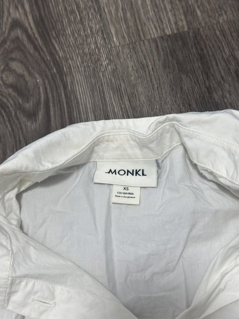Monki White Sleeveless Cropped Shirt (Category: Sleeveless) located in Manila. Submitted by balmanne (Listing ID 1455502969, Image 2). Description: .