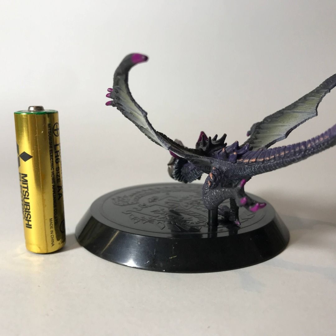 Monster Hunter Yian Garuga Capcom Figure Builder (Category: Figurines & Statues) located in Caloocan City. Submitted by Jorumack_Shop (Listing ID 1455574891, Image 2). Description: Authentic Monster Hunter Yian Garuga Capcom Figure Builder 100% Authentic from Japan Good condition Secondhand no BOX (expect scratches and paint transfer) • Size: 2.5 inches height • Manufacturer: Capcom • Release date: 01/2011 Issue: • Missing yung impact effect sa b