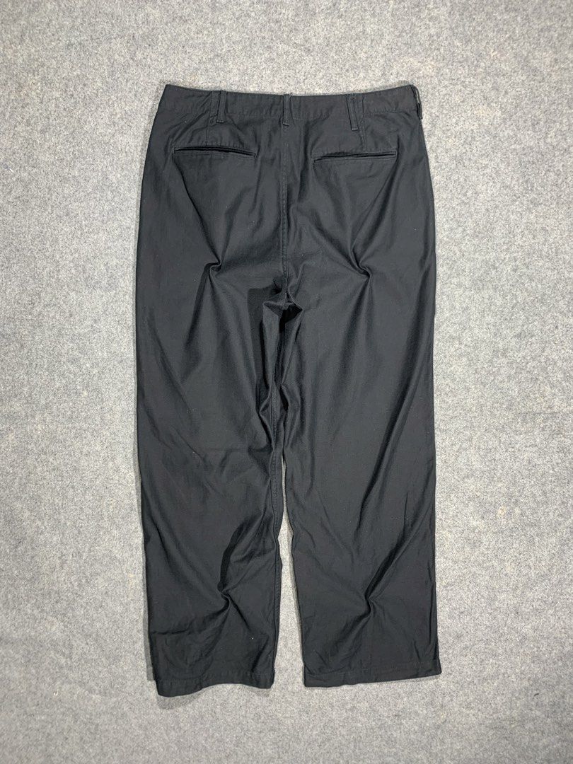 Musinsa Standard Utility Chino Pants (Category: Chinos) located in Zamboanga. Submitted by zhifay (Listing ID 1455509718, Image 2). Description: Musinsa Standard Utility Chino Pants Straight-leg utility chino pants in deep black. Features a premium heavy-duty canvas weave, casual flat-front tailoring, on-seam side pockets with a front coin/fob slot, and dual clean rear welt pockets. Condition is 9.5/10 Pristine Condition with crisp stitching and 