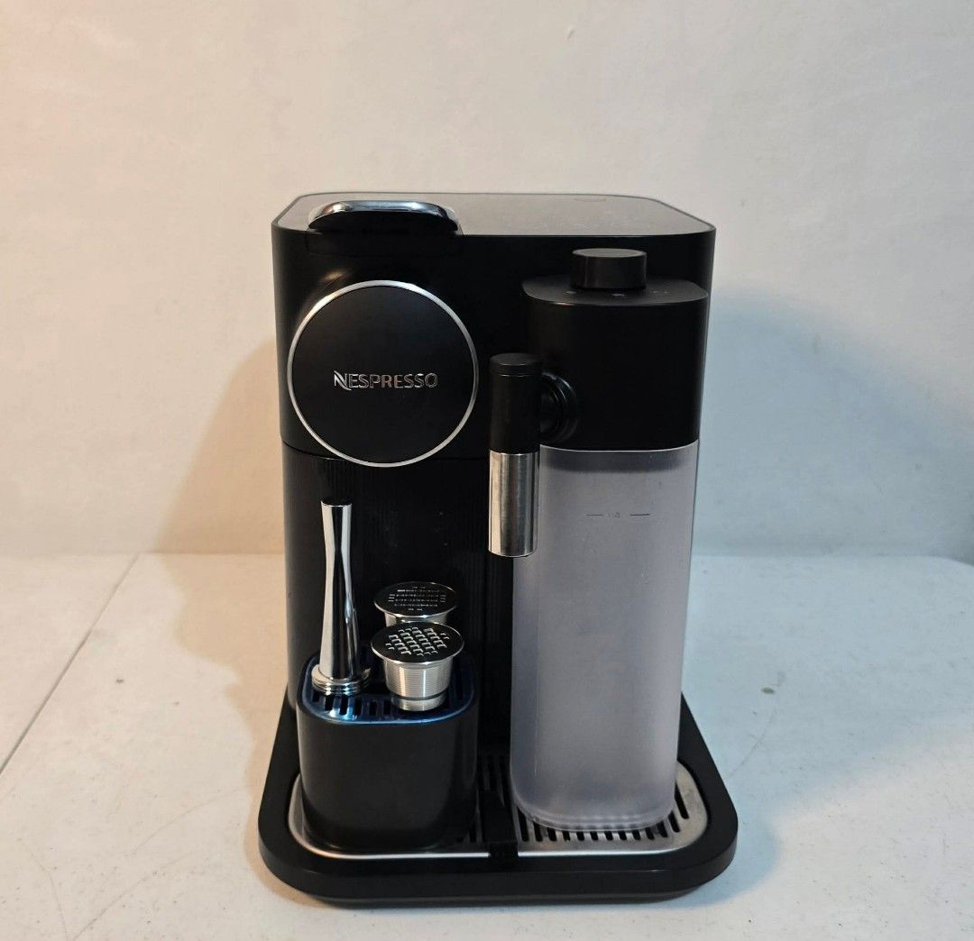 Nespresso Gran Lattissima with reusable capsules (Category: Coffee Machines & Makers) located in Caloocan City. Submitted by souththrift_taytay (Listing ID 1455579992, Image 3). Description: Nespresso Gran Lattissima with reusable capsules Australian mall pull out Used as demo unit Coffee Features Espresso Lungo Cappuccino Flat white Late macchiato No issue 18k.