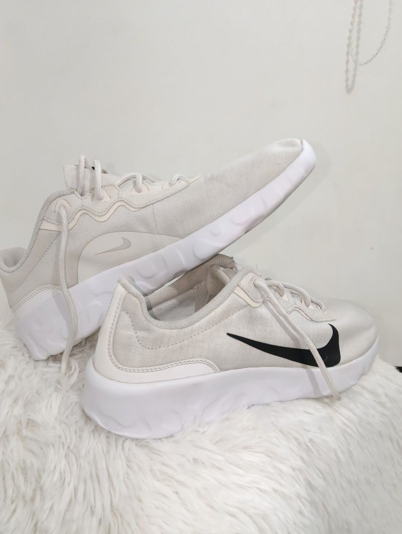 Nike Explore Strada shoes (Category: Sneakers) located in Balungao. Submitted by naysthrifta (Listing ID 1455508350, Image 1). Description: Nike Explore Strada shoes -Execellent condition -Size 10 - no issue wash only ₱1'300+sf 📍Pangasinan 💸MOP: GCash / Bank Transfer ❌ wala po COD or COP SURE BUYERS ONLY PLS‼️ Disclaimer : ⚠️⚠️⚠️ I am selling thrifted items. All trademarks and copyrights belong exclusively to their respective brands..