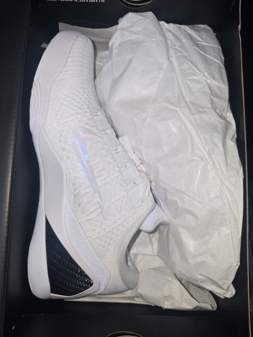 Nike Kobe 9 Elite High and Low (Category: Sneakers) located in Manila. Submitted by dendication (Listing ID 1455611468, Image 3). Description: - Nike Kobe 9 Elite High top and Low Cut - Comes with original box - Nike Kobe 9 Halo Low Cut - 10k - Nike Kobe 9 Halo High Cut - 11k Negotiable, especially when bought together. Rfs: Relocation.