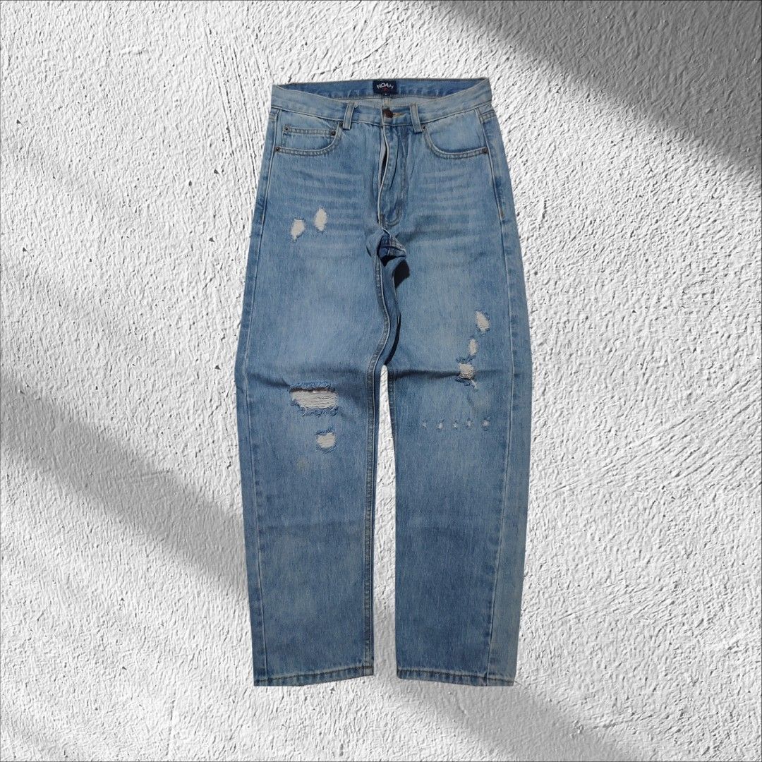 NOAH Light Wash Distressed Denim Jeans Size L (Category: Jeans) located in Manila. Submitted by anthonig (Listing ID 1455590057, Image 1). Description: Length: 38 inches Width: 27 inches Hem: 7 inches Price: 150 pesos Condition: 9.5/10 Issues: none PM if interested or for inquiries Meetups within MANILA only Can do shipping at buyers expense.