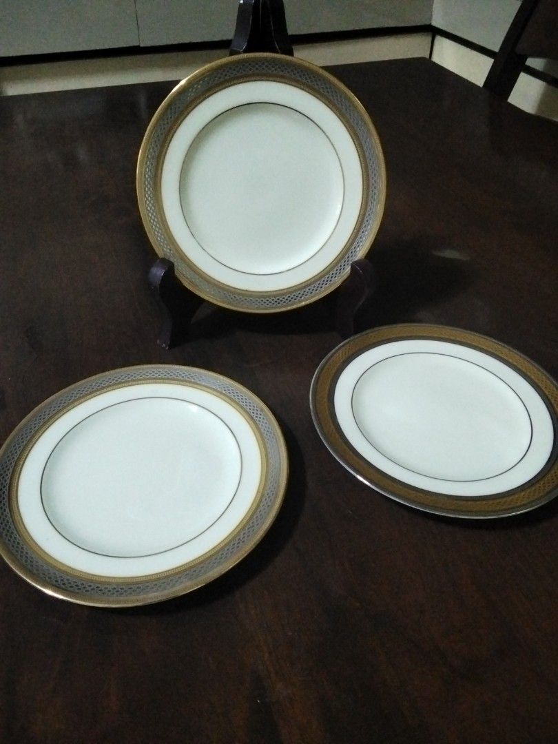 Noritake Contrella Gold Dinner Plates Set (Category: Dinnerware & Cutlery) located in Antipolo. Submitted by olayerm1213 (Listing ID 1455536274, Image 1). Description: - Set includes 1 round dinner plate and 2 oval serving platters. - Elegant Noritake Contrella Gold design. - Dishwasher safe for easy cleaning. - Proudly made in the Philippines. - Ideal for special occasions or elevating everyday meals. - Selling as a complete set..