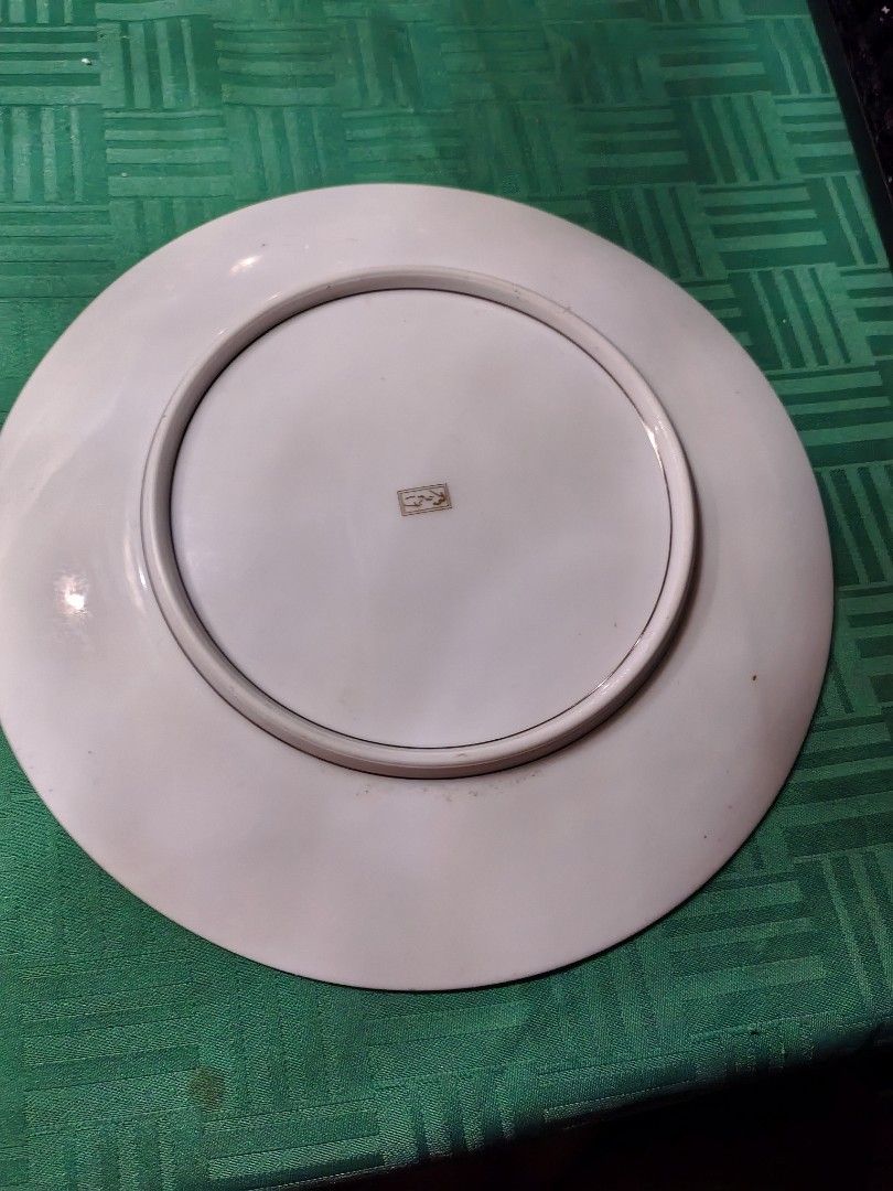 Noritake Serving Plate 10.5" (Category: Dinnerware & Cutlery) located in Manila. Submitted by luckycharm_215 (Listing ID 1455624553, Image 2). Description: VGC.