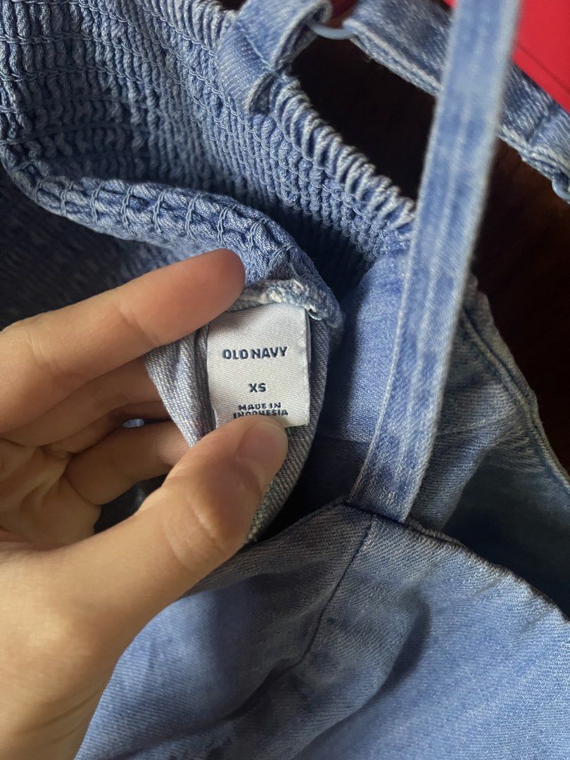 Old Navy Denim Square Neck Wide Leg Jumpsuit (Category: Jumpsuits) located in Quezon City. Submitted by dietmountaindew_00 (Listing ID 1455558049, Image 3). Description: - Used once - Smocked back (stretchy) - Fits up to medium frame (wore this when I was 56 kg) - No manual measurements - See pic for when worn and reference (my height is 158cm) - Tags Zara Mango H&M Bershka GU UNIQLO Love Bonito Editors Market Stradivarius Gap Free People Old Nav