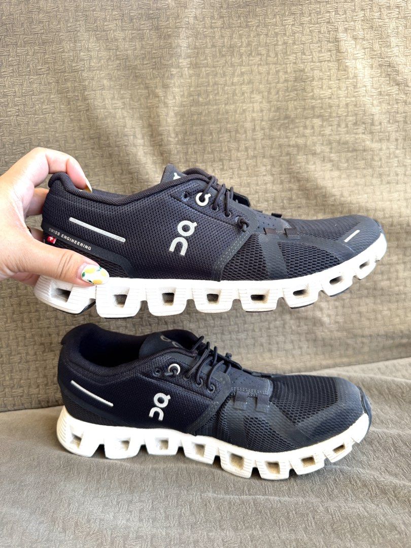 On Cloud 5 Running Shoes Navy Blue (Category: Sneakers) located in Cagayan de Oro. Submitted by wearnani (Listing ID 1455561969, Image 2). Description: - Navy blue On Cloud 5 running shoes - Lightweight and comfortable for everyday wear or training - Features signature CloudTec cushioning - Comes with original laces - Ideal for pavement running or gym workouts.