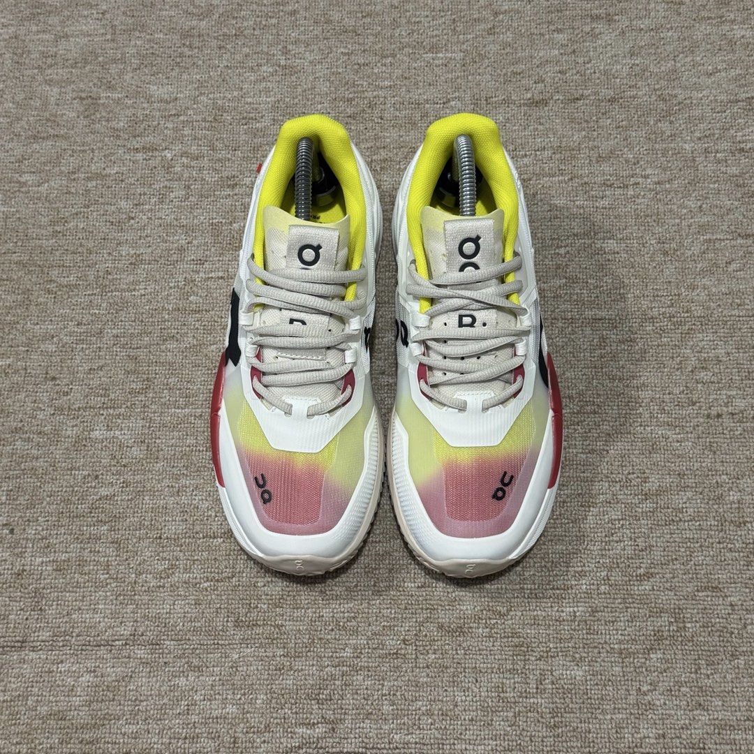 ON CLOUD ROGER PRO 2 LIME (Category: Sneakers) located in Cebu City. Submitted by kierford0318 (Listing ID 1455630578, Image 3). Description: US WOMENS-7 EUR-38 CM-24 EXCELLENT CONDITION ✅ORIGINAL.