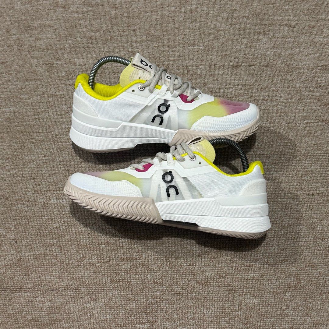 ON CLOUD ROGER PRO 2 LIME (Category: Sneakers) located in Cebu City. Submitted by kierford0318 (Listing ID 1455630578, Image 2). Description: US WOMENS-7 EUR-38 CM-24 EXCELLENT CONDITION ✅ORIGINAL.