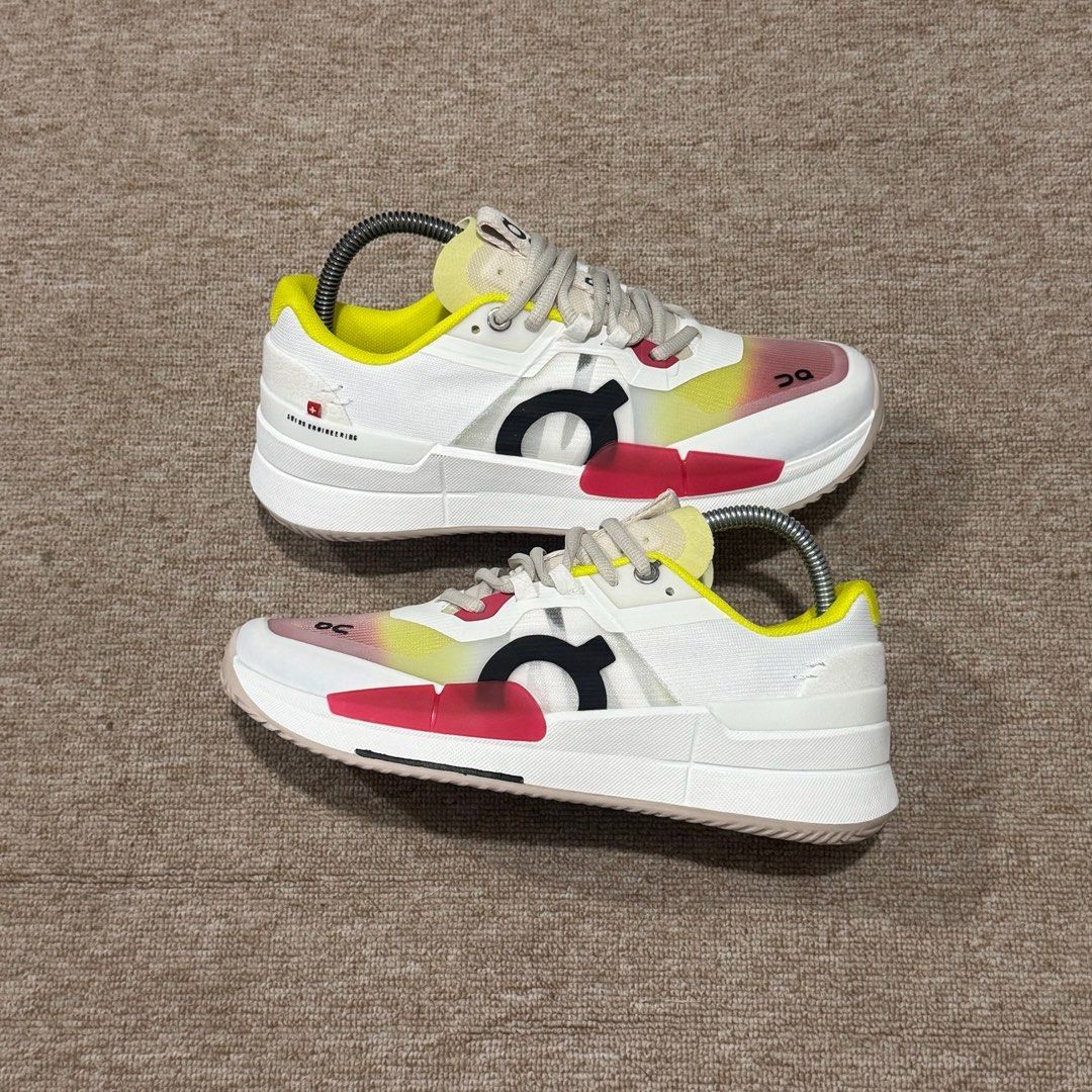 ON CLOUD ROGER PRO 2 LIME (Category: Sneakers) located in Cebu City. Submitted by kierford0318 (Listing ID 1455630578, Image 1). Description: US WOMENS-7 EUR-38 CM-24 EXCELLENT CONDITION ✅ORIGINAL.