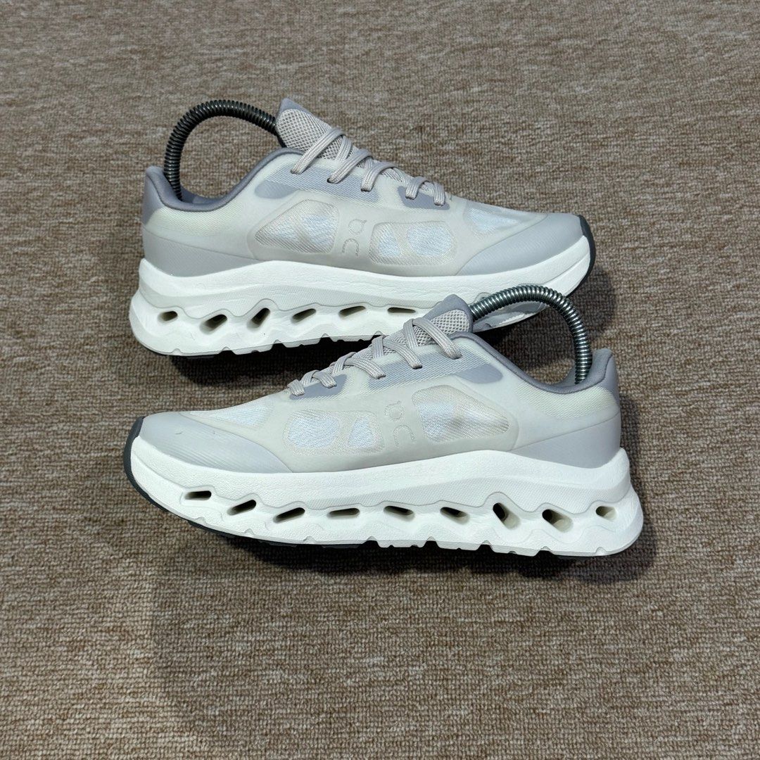 ON CLOUD TILT REMIX GREY WHITE (Category: Sneakers) located in Cebu City. Submitted by kierford0318 (Listing ID 1455627830, Image 2). Description: US WOMENS-7 EUR-38 CM-24 EXCELLENT CONDITION ✅ORIGINAL.