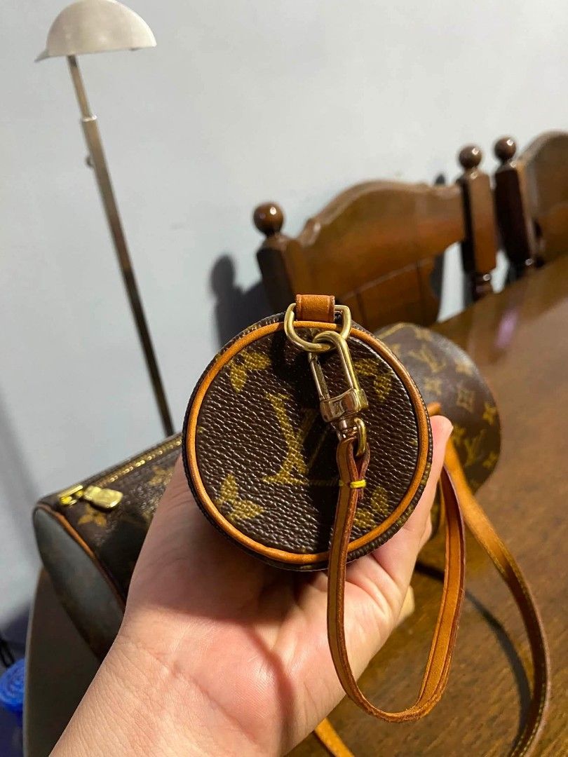 Orig Lv papillon 30 (Category: Luxury Bags & Wallets) located in Tagum. Submitted by janmarion049706 (Listing ID 1455536197, Image 3). Description: Good condition sign of use minimal cracks sa handle ,water marks maganda pa Japan item.