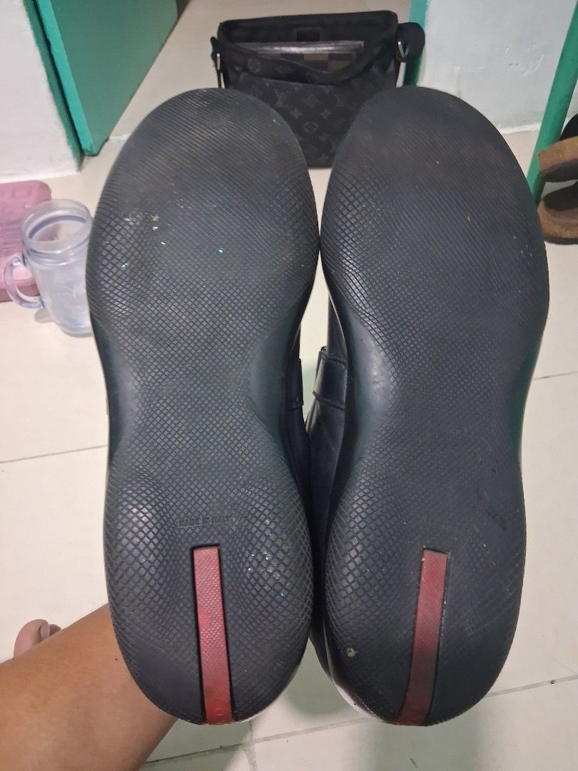 Prada shoes (Category: Headphones & Headsets) located in Manila. Submitted by carlitoboh66625 (Listing ID 1455596047, Image 3). Description: prada black shoes all details declare sign of use see all pic size 10 price 600.
