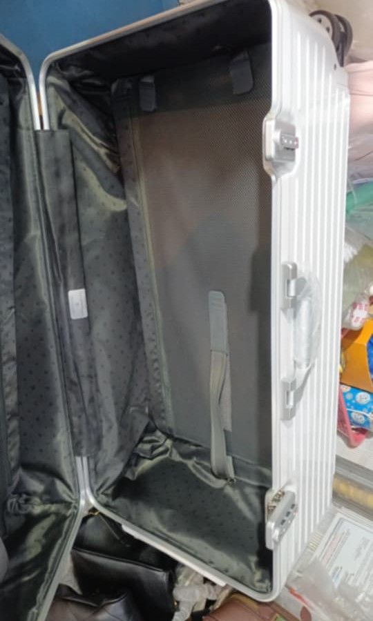 Pre loved trunk 33 luggage (Category: Luggage) located in Manila. Submitted by premiumluggage (Listing ID 1455671564, Image 2). Description: .