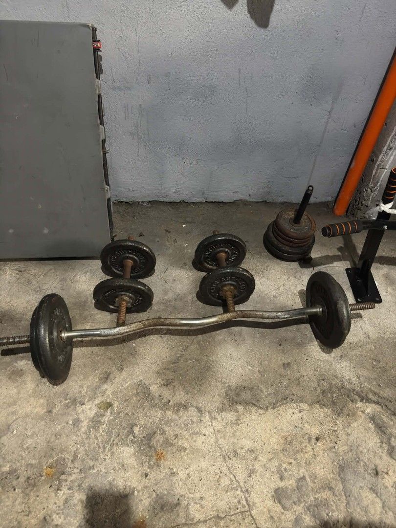 Pre used gym equipment (Category: Weights & Dumbbells) located in Rizal. Submitted by florenciocanoy62 (Listing ID 1455516062, Image 3). Description: bench can do -squat -flat -decline -incline -bicep -legs long bar curl bar dumbells 2-20 plb 8-10 plbs 4-5plbs 1-pull up hanger 1-rowing handle (diy made) call me. 09958854901.