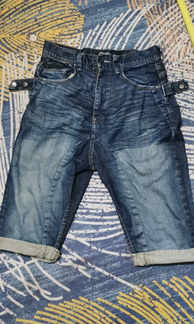 Pull and Bear Y2k denim jorts (Category: Shorts) located in San Jose. Submitted by thrift_ni_sir (Listing ID 1455657699, Image 1). Description: Excellent condition Missing one button MOD j&t, flash express Add shipping fee MOP gcash.