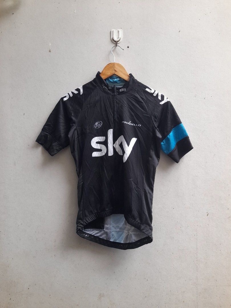 Rapha Team Sky Short-Sleeve Cycling Jersey (Category: Activewear) located in Iloilo. Submitted by mnky.bsns03 (Listing ID 1455519664, Image 1). Description: 9.5/10 Color rate No issues 22 Front 26 Back Length 17.5 Width.