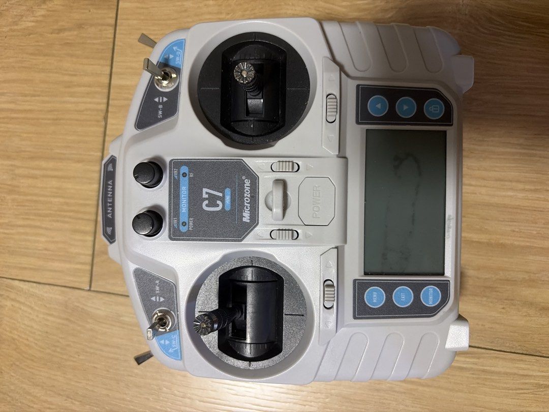 rc controller (Category: Drones) located in Singapore. Submitted by jane2296 (Listing ID 1455610147, Image 1). Description: microzone i7.