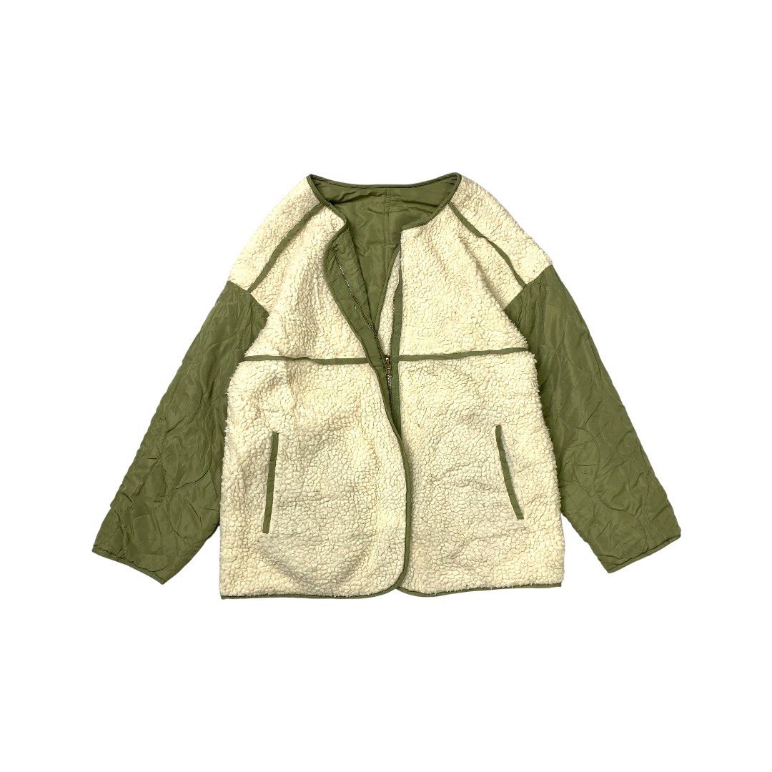 Reversible Quilted -Sherpa military type jacket (Category: Coats, Jackets and Outerwear) located in Baguio. Submitted by been.aged_ph (Listing ID 1455675203, Image 3). Description: 𝚂𝚒𝚣𝚎: fits up to L 𝙳𝚒𝚖𝚎𝚗𝚜𝚒𝚘𝚗𝚜: 22 x 29 𝙲𝚘𝚗𝚍𝚒𝚝𝚒𝚘𝚗: Very Good 𝙸𝚜𝚜𝚞𝚎: see last photo Model Height: 5' 7" .