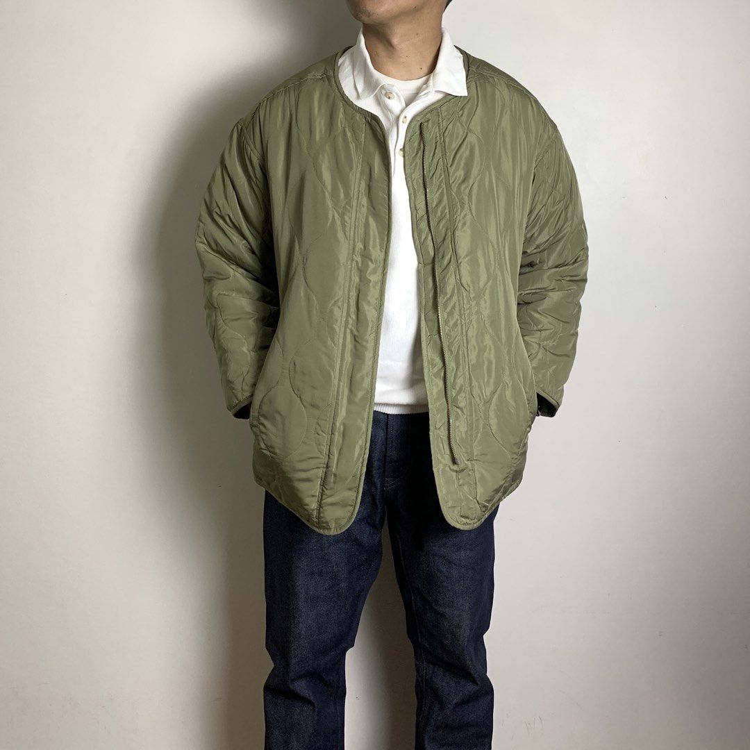 Reversible Quilted -Sherpa military type jacket (Category: Coats, Jackets and Outerwear) located in Baguio. Submitted by been.aged_ph (Listing ID 1455675203, Image 1). Description: 𝚂𝚒𝚣𝚎: fits up to L 𝙳𝚒𝚖𝚎𝚗𝚜𝚒𝚘𝚗𝚜: 22 x 29 𝙲𝚘𝚗𝚍𝚒𝚝𝚒𝚘𝚗: Very Good 𝙸𝚜𝚜𝚞𝚎: see last photo Model Height: 5' 7" .