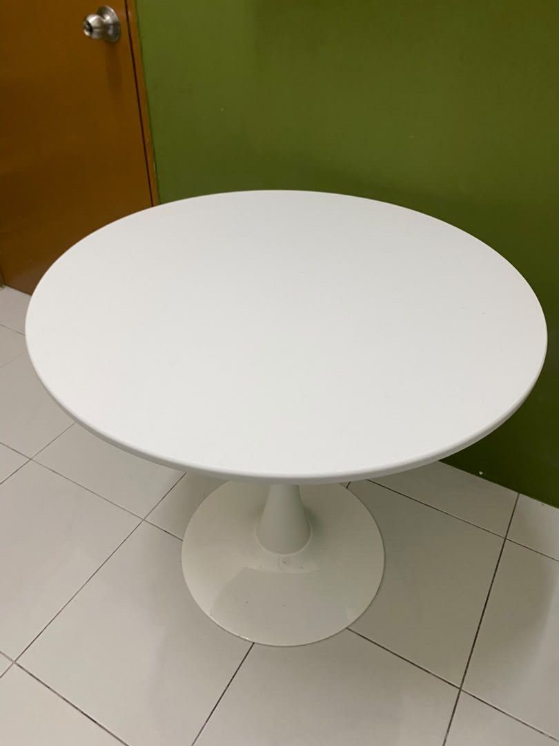 Round Table (Category: Tables & Sets) located in Alor Setar. Submitted by _najwapazil (Listing ID 1455631597, Image 3). Description: 80cm.