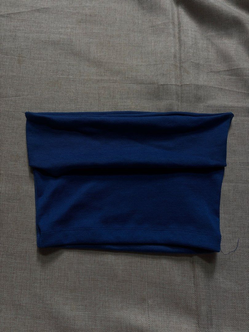 Royal Blue Knit Tube Top (Category: Sleeveless) located in Manila. Submitted by ansgav (Listing ID 1455644070, Image 1). Description: Royal Blue Knit Tube Top - stretchy material.