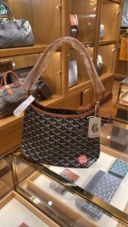 (Category: ) located in . Submitted by theholidayshopper (Listing ID 1455536725, Image 1). Description: .