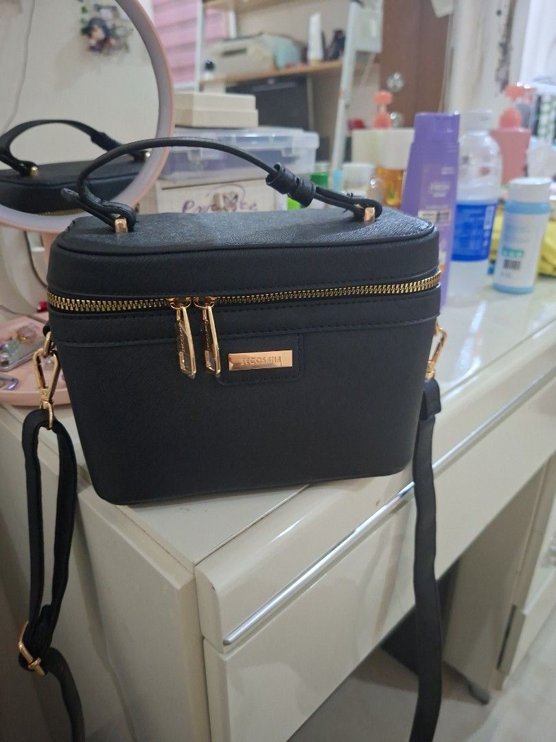 Secosana Makeup Bag / Crossbody bag (Category: Cross-body Bags) located in Muntinlupa City. Submitted by madtan (Listing ID 1455671202, Image 1). Description: brand new never used Secosana.