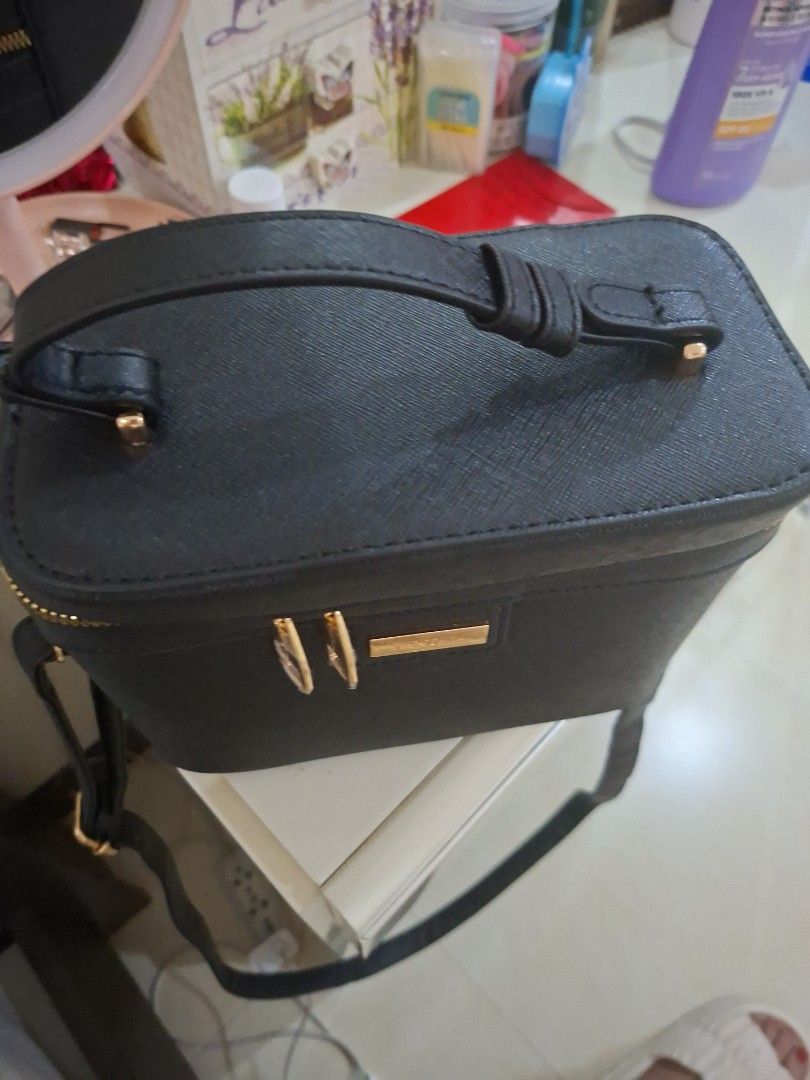 Secosana Makeup Bag / Crossbody bag (Category: Cross-body Bags) located in Muntinlupa City. Submitted by madtan (Listing ID 1455671202, Image 2). Description: brand new never used Secosana.