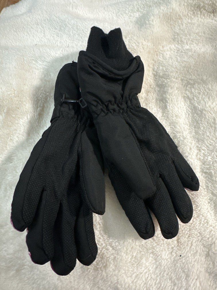 Ski Winter Gloves Women Small to Medium (Category: Coats, Jackets and Outerwear) located in Balanga. Submitted by winterlab_ph (Listing ID 1455576828, Image 3). Description: .
